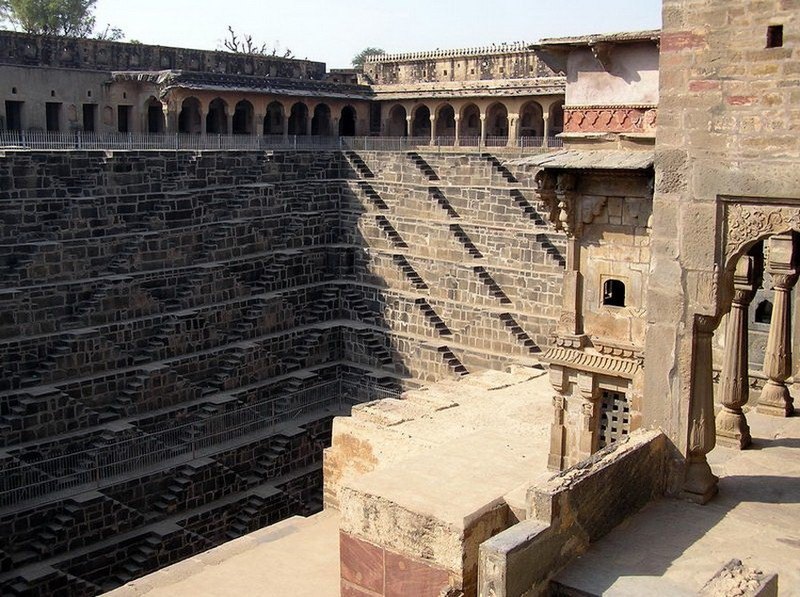 chand_baori_0319_02.jpg